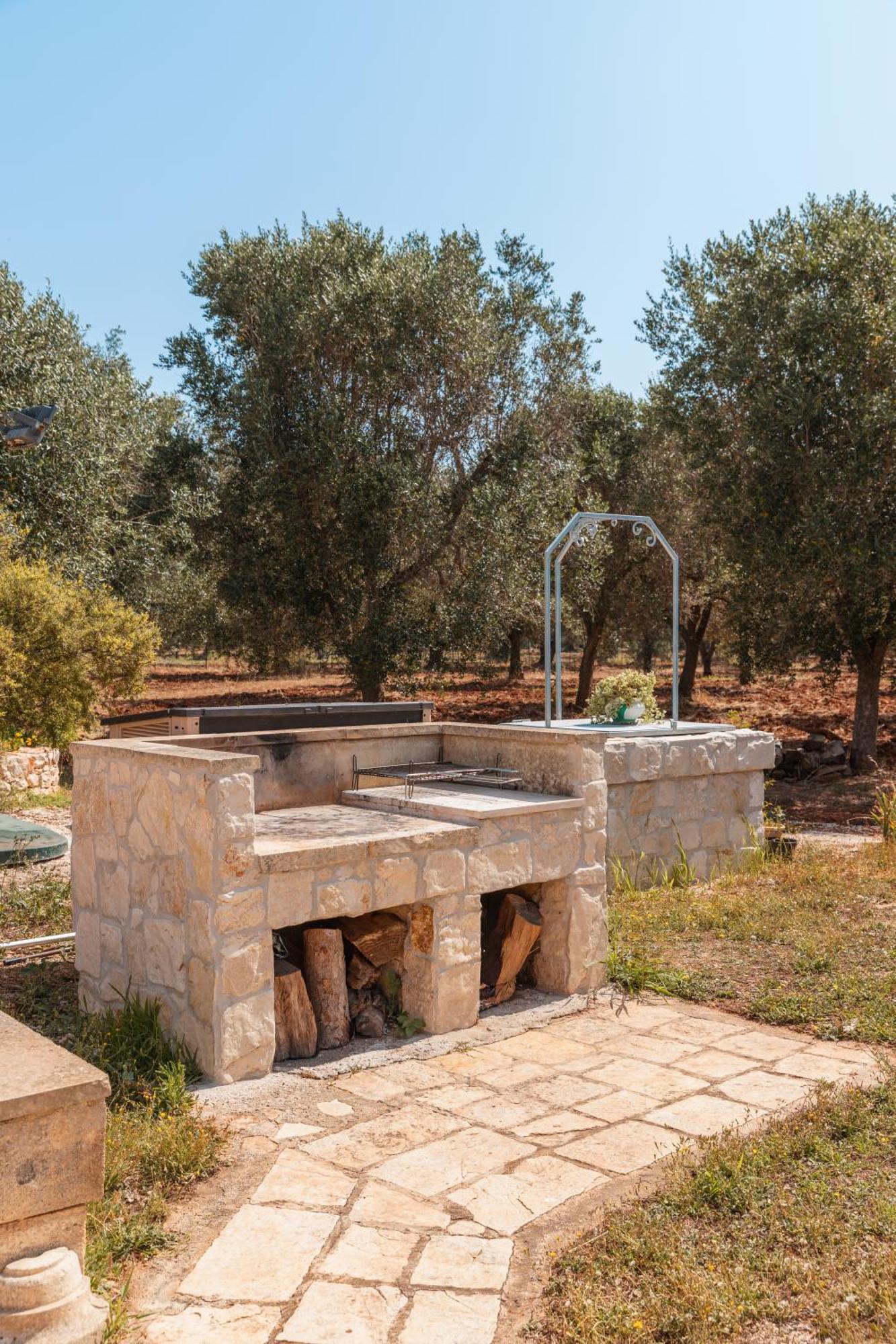 Trullo Tarantini Con Piscina Privata Apartment Latiano Ngoại thất bức ảnh